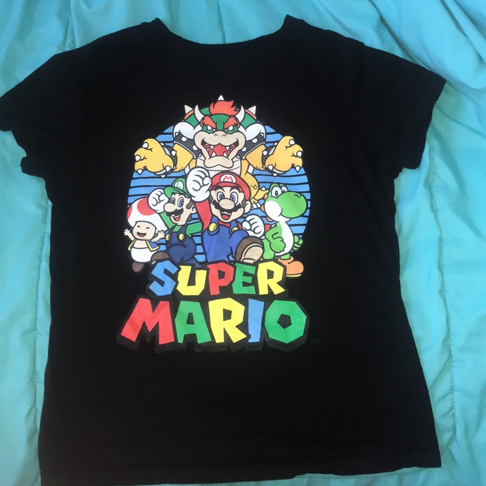 Super Mario Short Sleeve Tee (Size M)